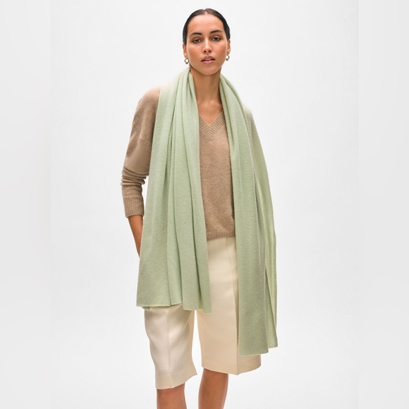 White + Warren Accessories - White + Warren Cashmere Travel Wrap Shawl Scarf – Cool Sage – NWT